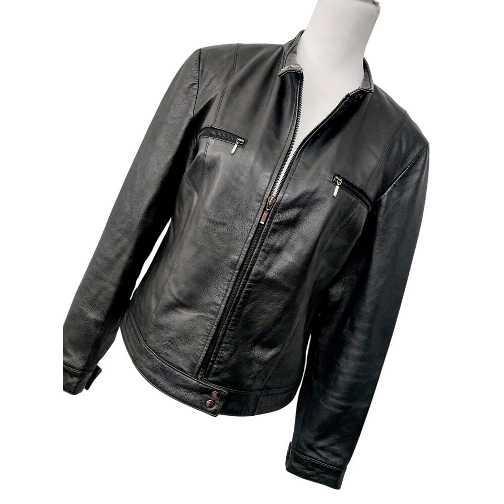 DYNAMITE! LUXE BLACK GENUINE LEATHER SLEEKLY STYLED ZIPPER FRONT JACKET! SZ L